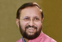 प्रकाश जावड़ेकर ने भारी उद्योग और लोक उद्यम मंत्रालय का पदभार संभाला