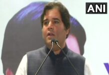 साखर कारखान्याच्या दोन अधिकाऱ्यांना निलंबित करण्याची खासदार वरुण गांधींची मागणी Varun Gandhi (Photo: ANI)