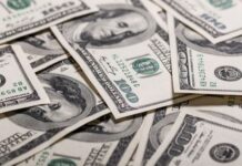 No major sell-off in Dollar assets expected despite global tariff tensions: Experts