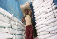 फिलिपाइन्स: तस्करी केलेली रिफाइंड साखर जप्त