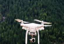 Kushinagar: Drones used for spraying urea on sugarcane crops