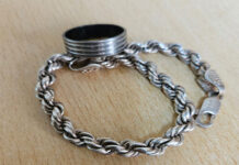 Silver touches Rs 1 lakh mark on MCX march contract