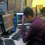 ट्रम्प टॅरिफची धास्ती : परदेशी गुंतवणूकदारांनी भारतात केली १०,३५५ कोटी रुपयांच्या शेअर्सची विक्री