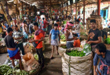 बाढ़ के बावजूद त्रिपुरा में चीनी समेत खाद्य पदार्थों का पर्याप्त स्टॉक है: मंत्री सुशांत चौधरी