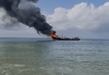 Gujarat: Ship loaded with rice and sugar catches fire at Porbandar Subhashnagar Jetty