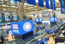 Wall Street crashes as Trump announces 100% tariff on Chinese goods, USD 1.5 trillion wiped out