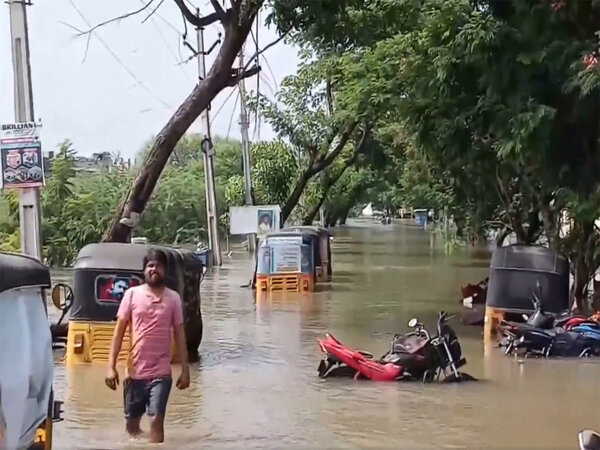ani-cyclone_montha_aftermath_heavy_rains_trigger_flooding_in_warangal_food_supplied_by_drones_to_stranded_residents