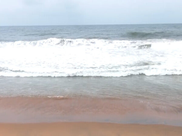ani-cyclone_montha_positioned_180_km_from_andhra_coast_around_kakinada_imd