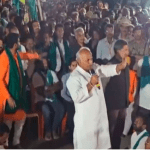 Protesting sugarcane farmers throw slippers at Karnataka Minister Shivanand Patil’s car