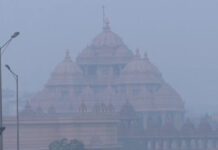 Delhi air quality deteriorates to 305, enters ‘ very poor’ category