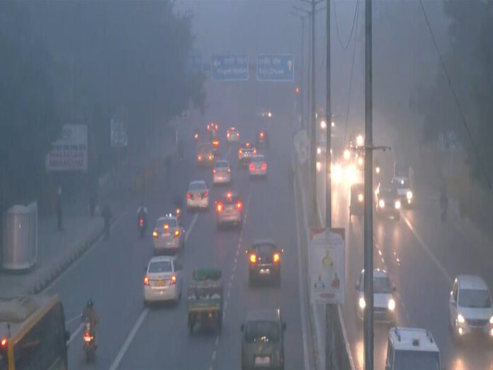 ani-delhi_air_quality_remains_very_poor_at_387_thick_smog_persists_in_the_city