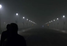 Delhi air quality slips to ‘Very Poor’ as smog engulfs city; AQI crosses 300