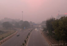 Delhi chokes as air quality deteriorates, AQI recorded at 393