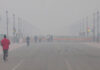जहरीले स्मॉग की घनी चादर : दिल्ली की हवा की क्वालिटी ‘बहुत खराब’ हुई, AQI 370 से ऊपर