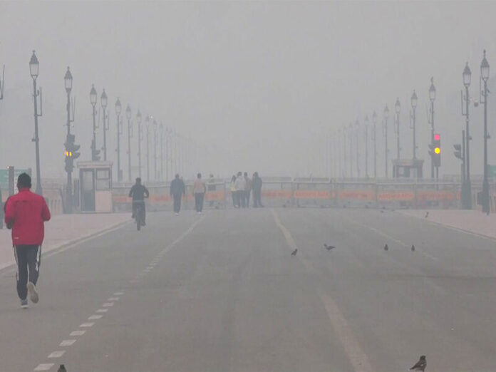 ani-delhis_air_quality_remains_very_poor_with_aqi_over_370_as_thick_smog_blankets_the_capital