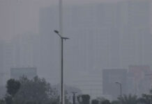 Mumbai wakes up to morning haze; AQI at 130