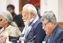 New Delhi: PM Modi chairs pre-budget meeting with economists