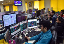 Stock indices extend losing streak for fourth session; Sensex down by 780 points