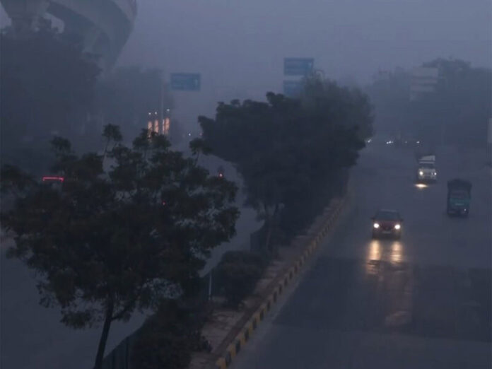 ani-cold_wave_conditions_continue_in_delhi_as_aqi_slips_into_very_poor_category