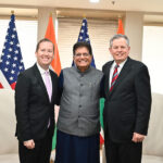 नई दिल्ली : वाणिज्य मंत्री पीयूष गोयल ने अमेरिकी सीनेटर डेन्स, सेन्वॉय गोर के साथ द्विपक्षीय संबंधों पर चर्चा की